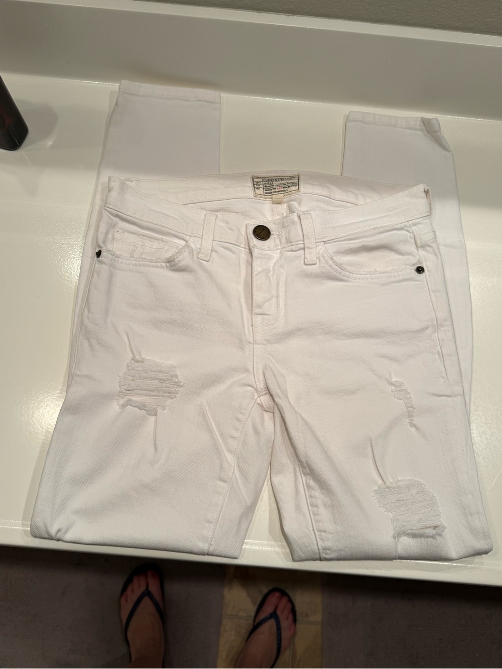 Current/Elliott White Distressed Skinny 98% Cotton Jeans | Size: 25
